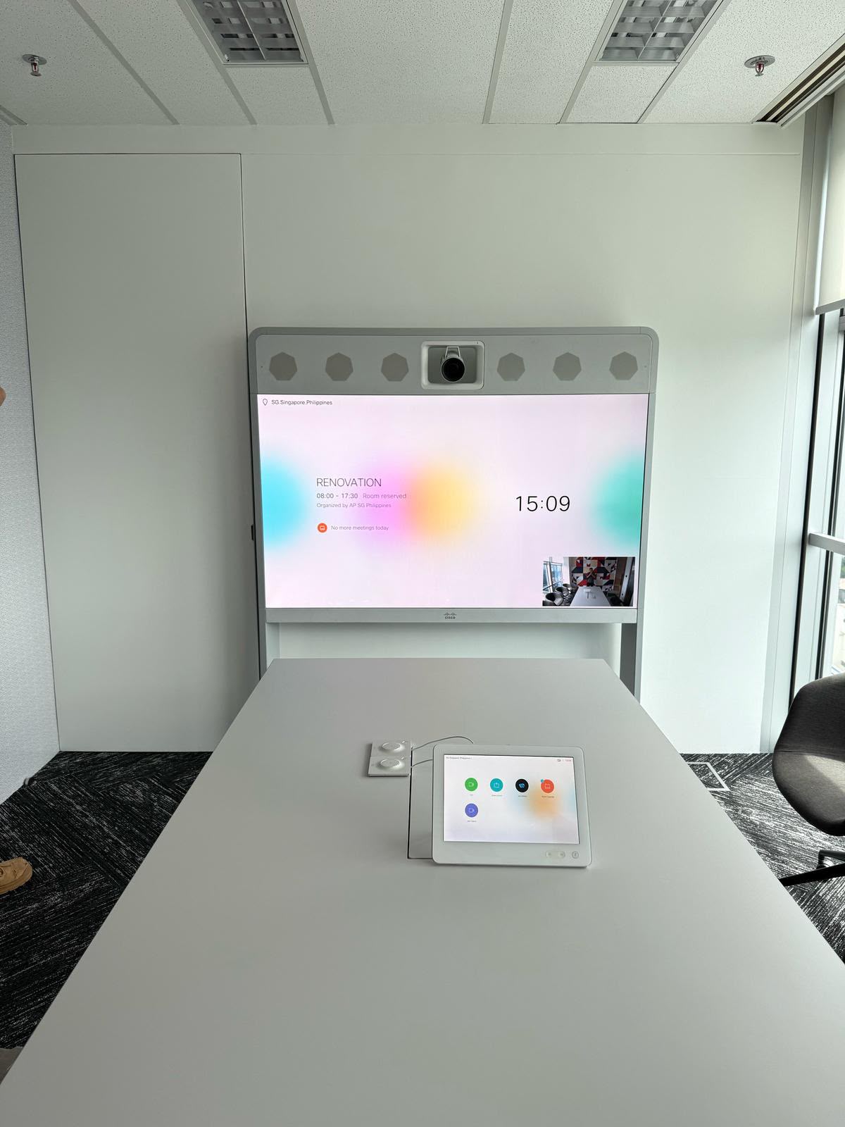 Office audiovisual display environment
